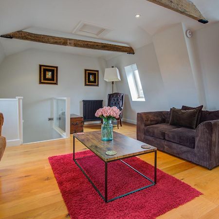 Stylish Townhouse, Work Desk, Fast Wi-Fi, Sleeps 6 Stamford Luaran gambar