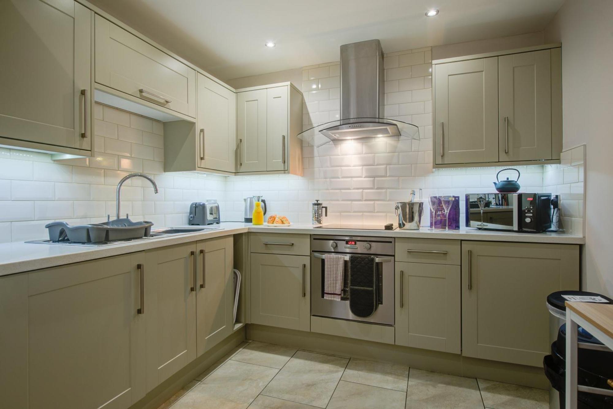 Stylish Townhouse, Work Desk, Fast Wi-Fi, Sleeps 6 Stamford Luaran gambar