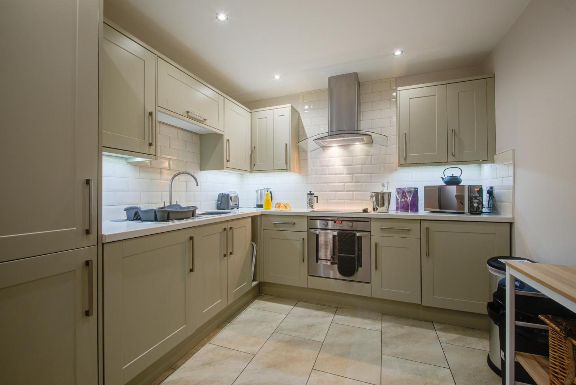 Stylish Townhouse, Work Desk, Fast Wi-Fi, Sleeps 6 Stamford Luaran gambar